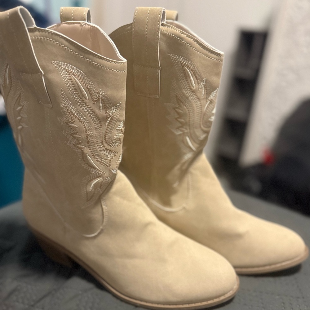 SHEIN Beige Western Heeled Boots
